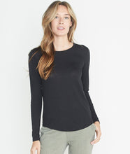 Clover Saddle Longsleeve in Black