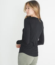 Clover Saddle Longsleeve in Black