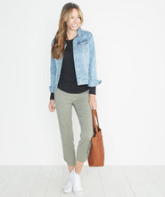 Clover Saddle Longsleeve in Black